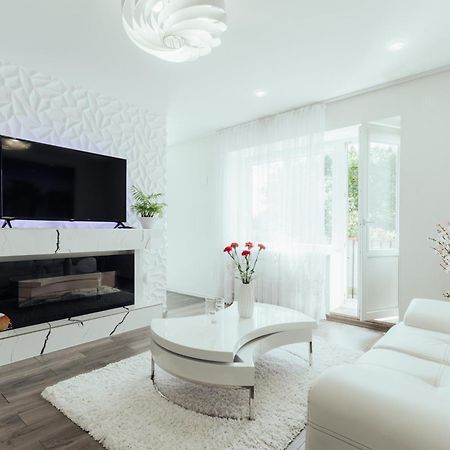 Snow White Center Appartment Liepāja Exterior foto