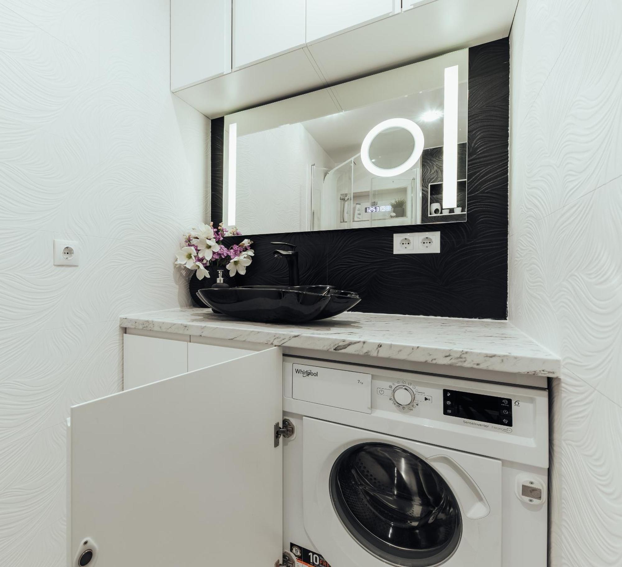 Snow White Center Appartment Liepāja Exterior foto